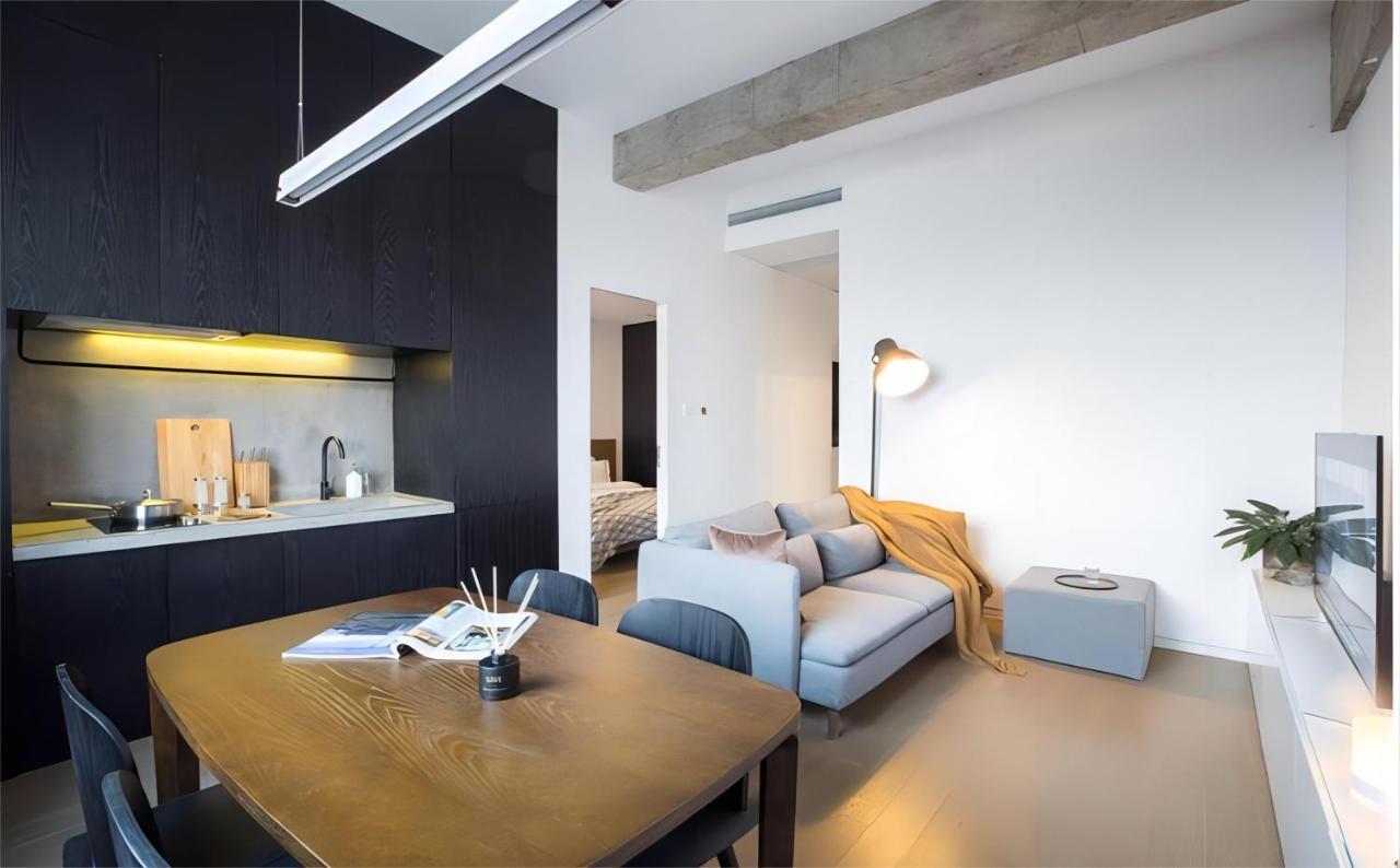 Aparthotel Base-pusan Serviced -shanghai New International Expo Centre 4*