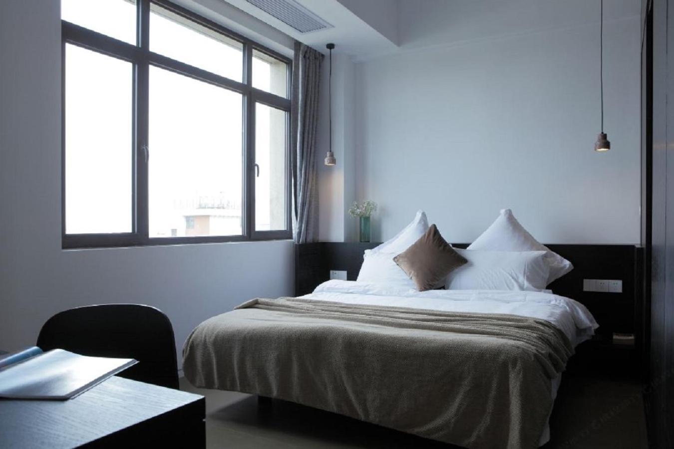 Base-pusan Serviced -shanghai New International Expo Centre Aparthotel 4*